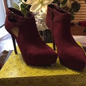 NIB “Lollie” Gianni Bini heels